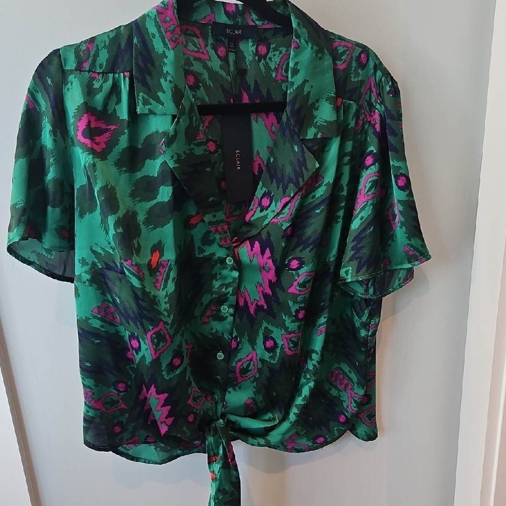 Chic Green and Pink Patterned Blouse